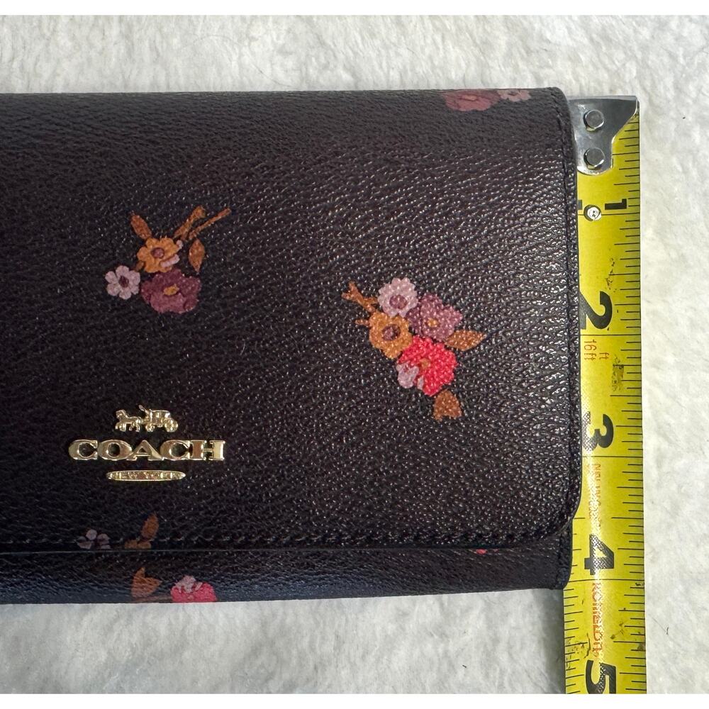 *SOLD* Coach Floral Wristlet Wallet Chocolate Brown Background - Picture 7 of 7